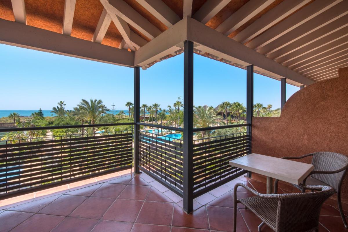 Un balcón o terraza de Puerto Antilla Grand Hotel