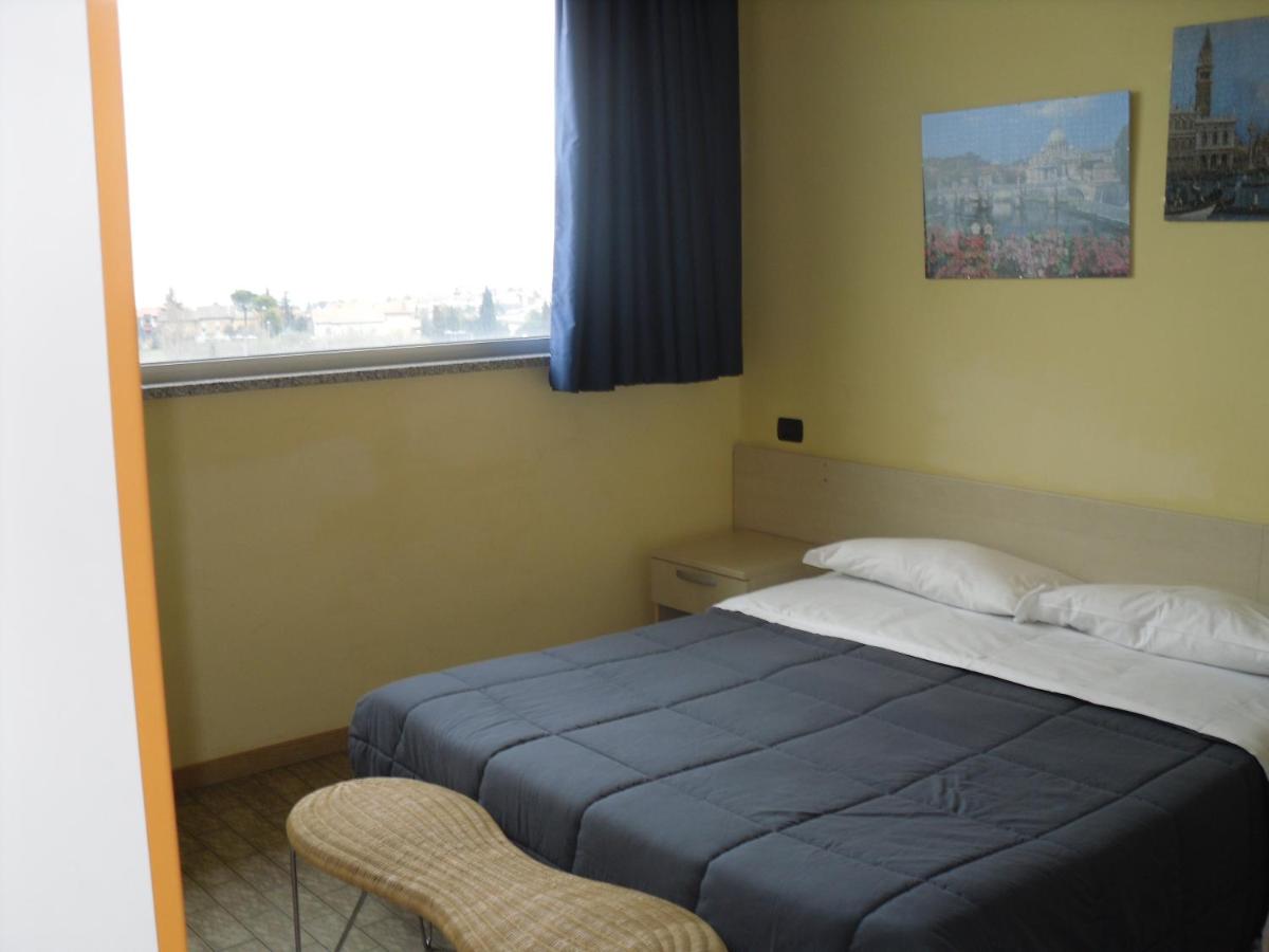 Hostel San Marino - Housity