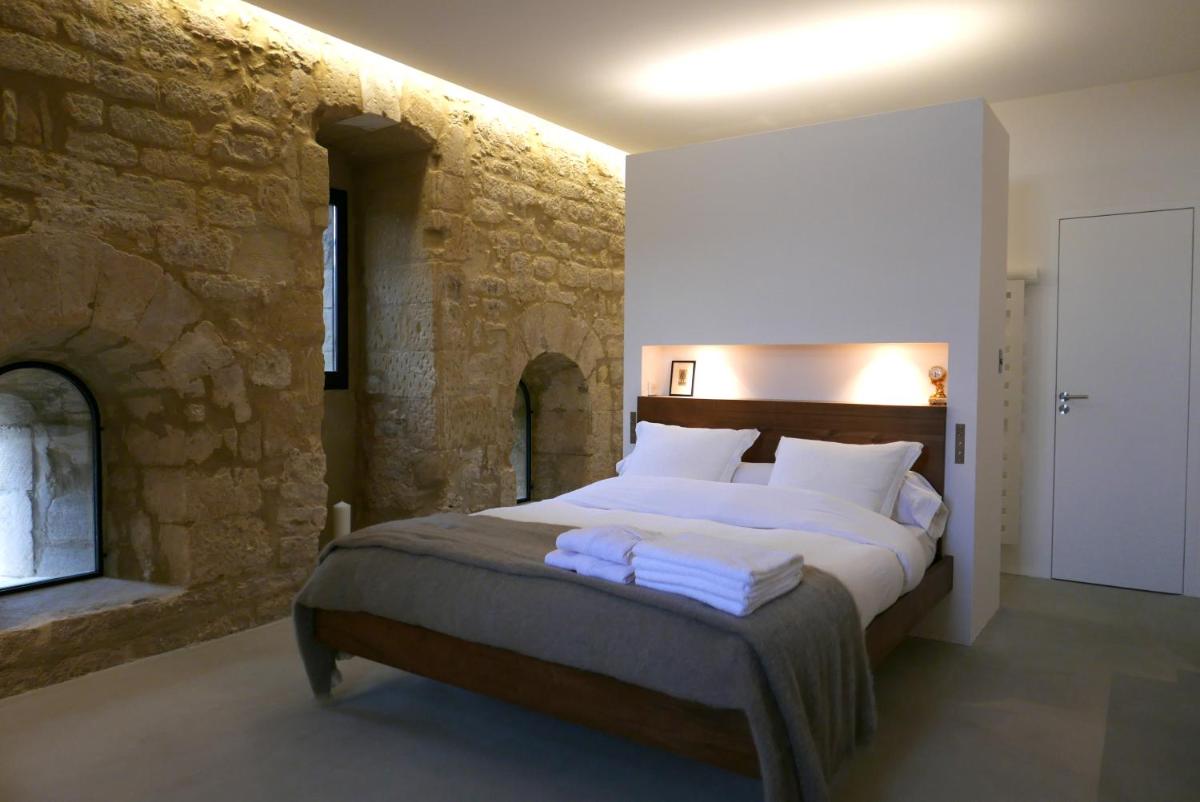 Tour Sarrazine de Montaren - Housity