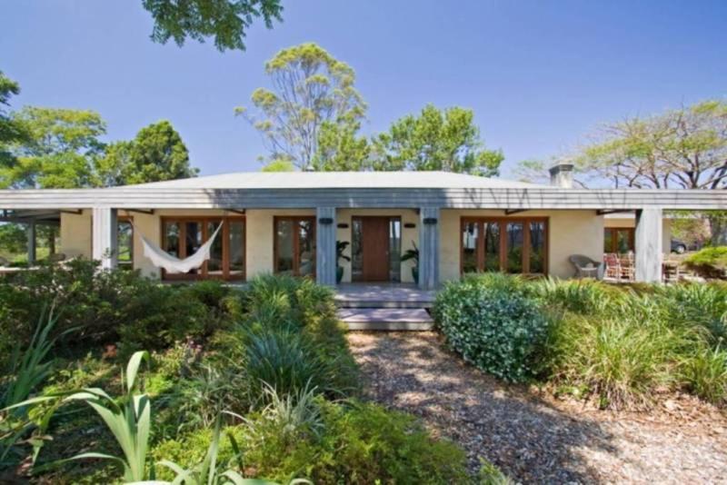 Riverbend Byron Hinterland Retreat - Housity