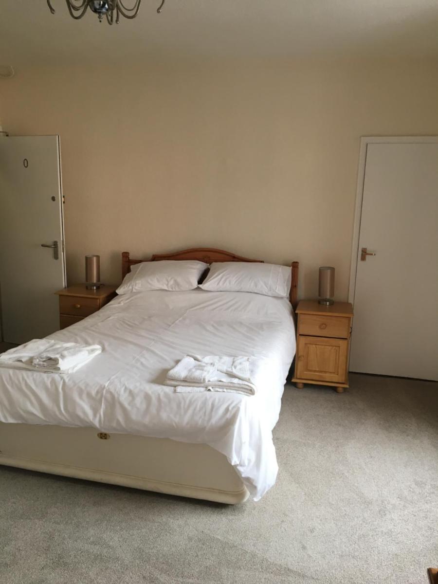 The Buck Inn - Housity