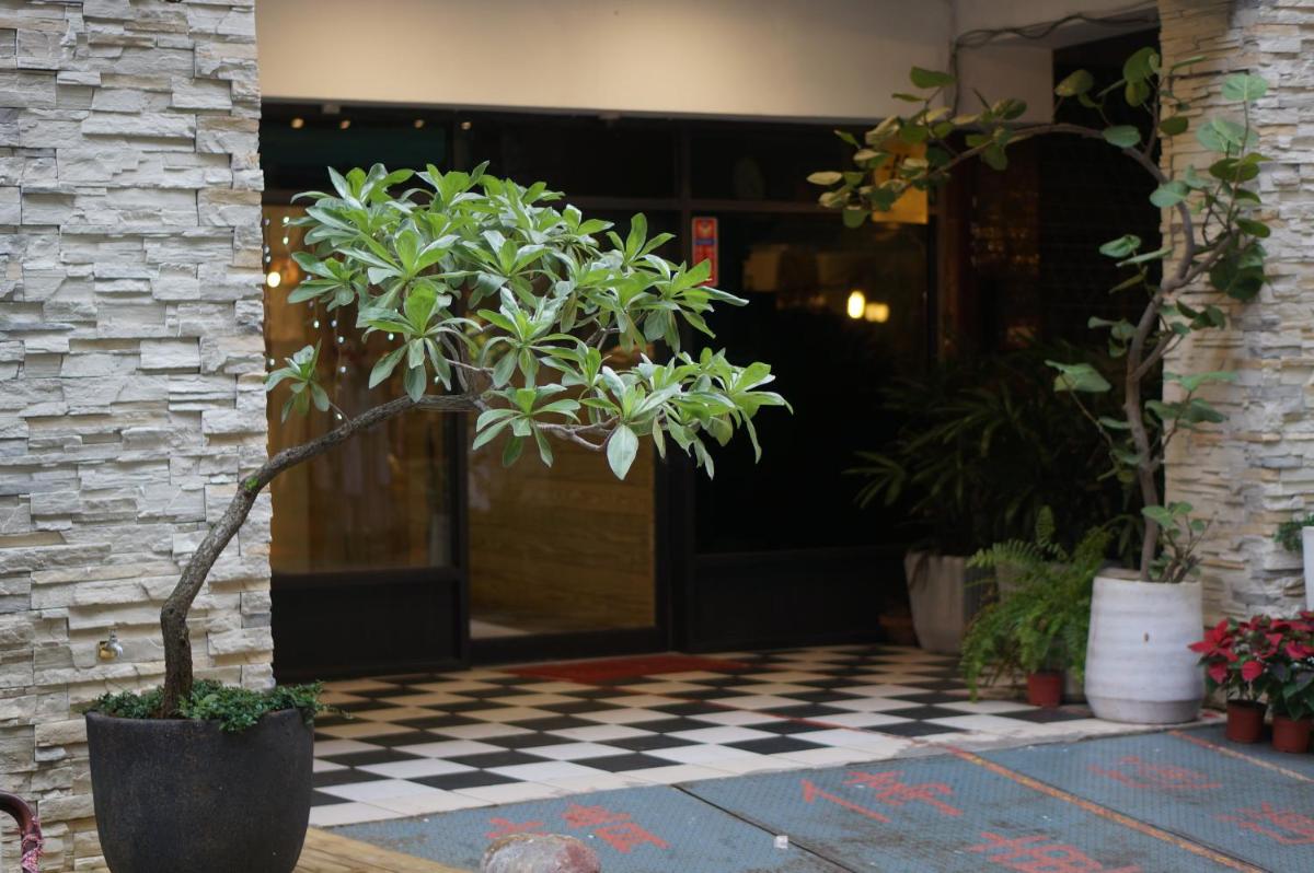 Yi Yuan Hotel - Housity
