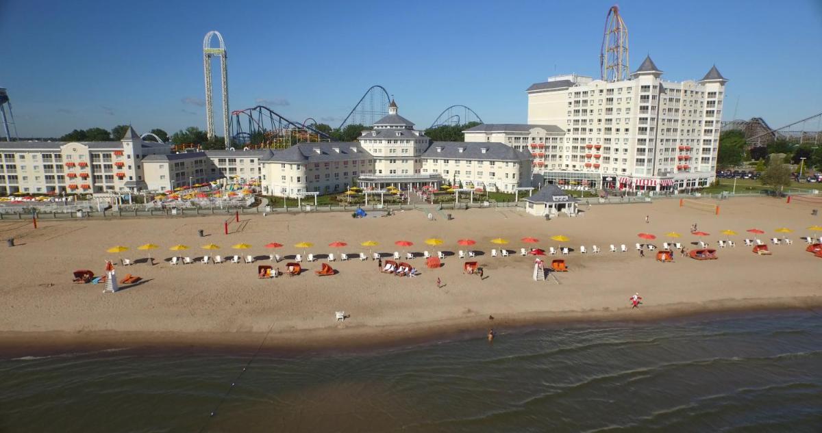Cedar Point Hotel Breakers - Housity