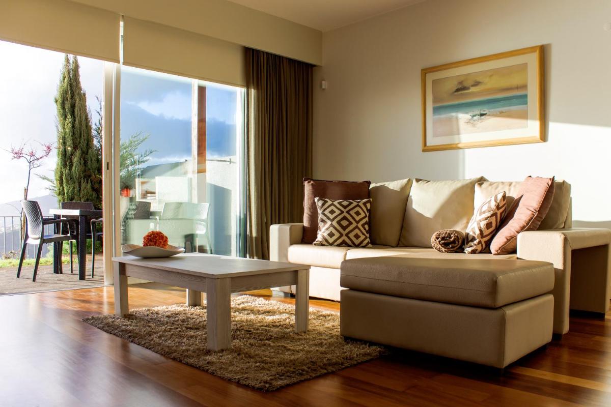 Hill Houses - Savoy Signature - Housity