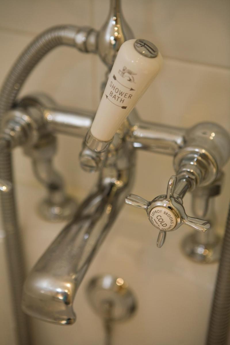 Cotswold Lodge Hotel - Housity