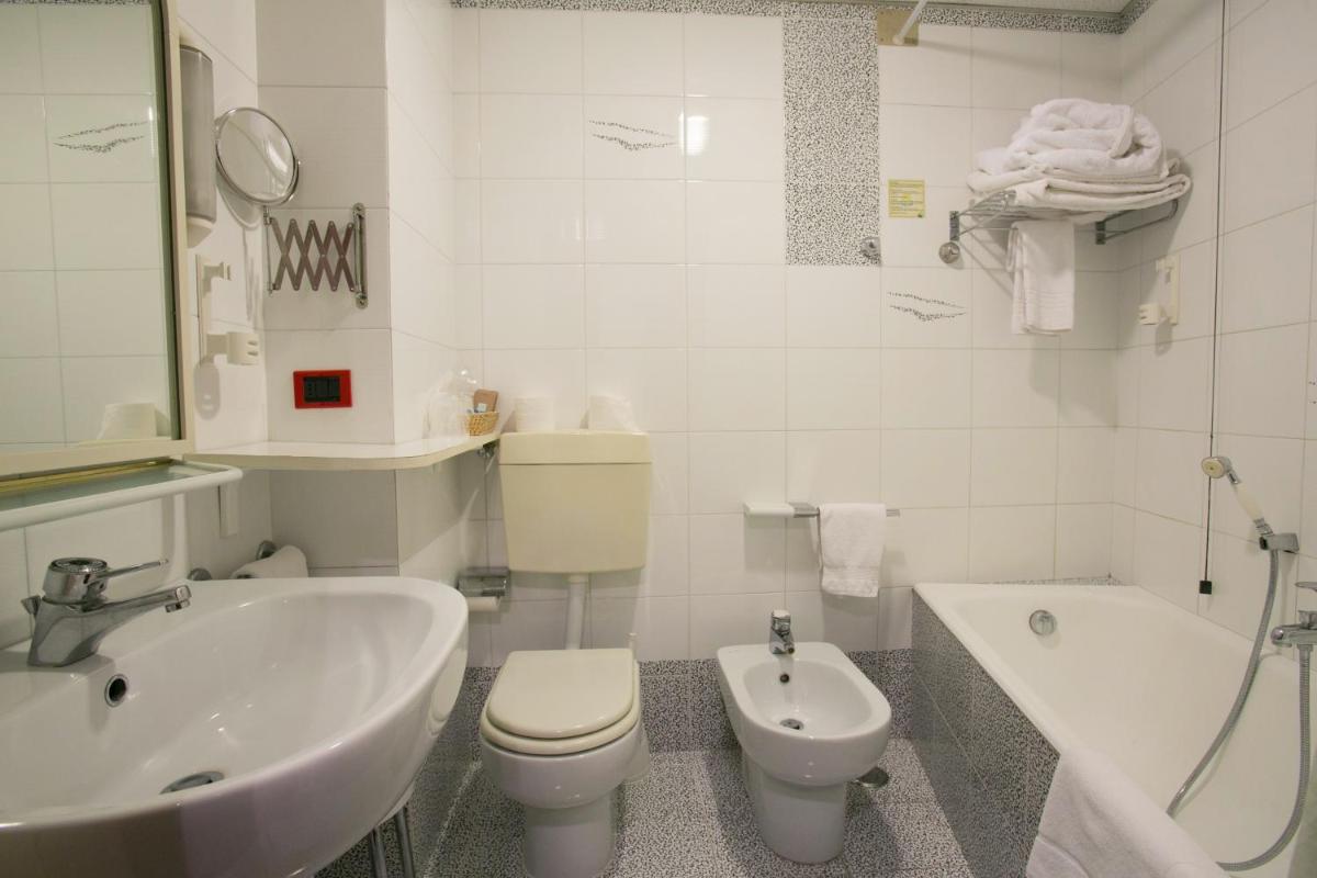 Hotel Salsello - Housity
