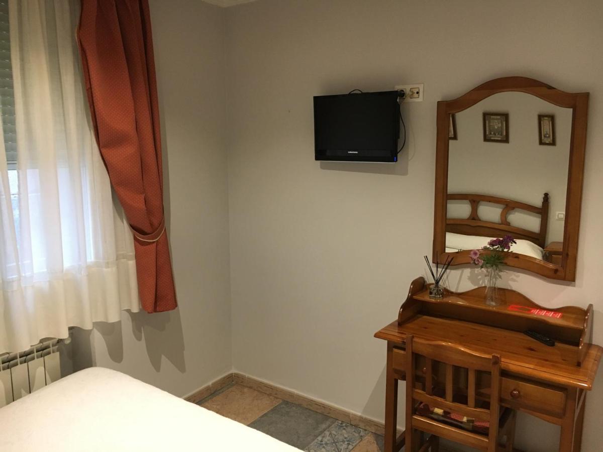 Hostal El Pinar - Housity