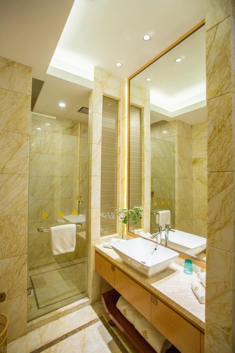 JinLing Hotel SanFangXiang - Housity