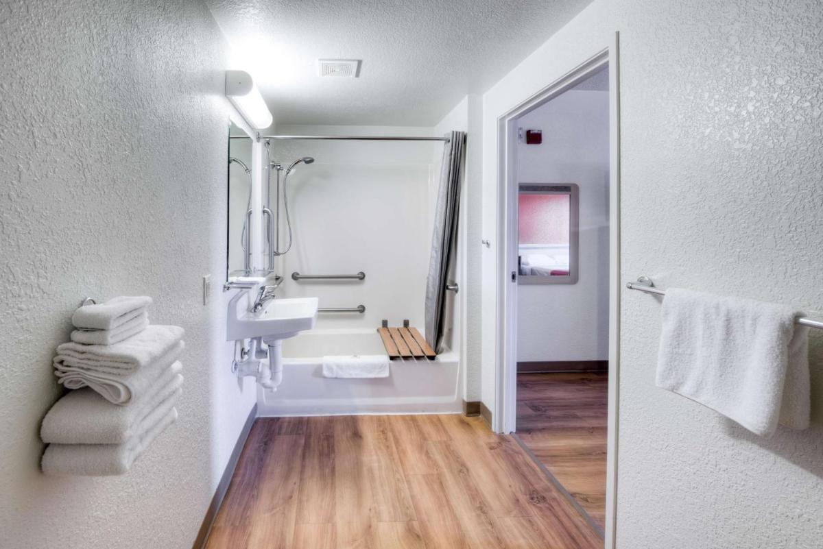 Motel 6-Niantic, CT - New London - Housity