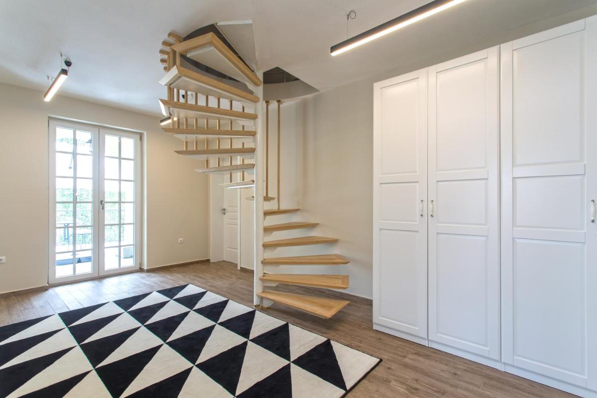 Green Hill Guest House - Housity