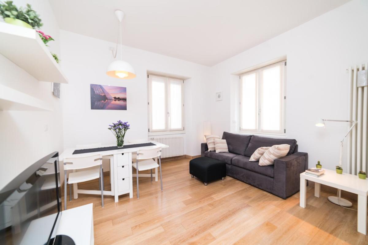 Lady Juliet - Housity