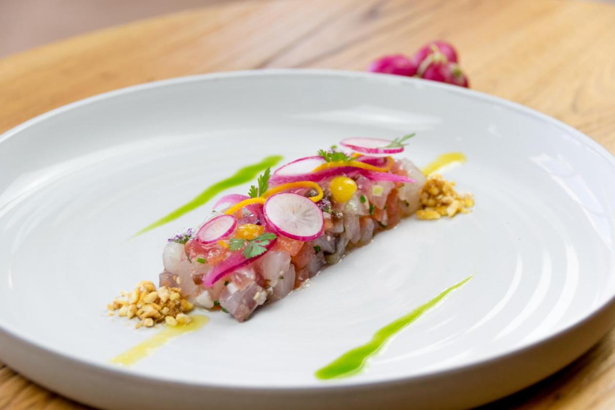 Comida en o cerca de este hotel