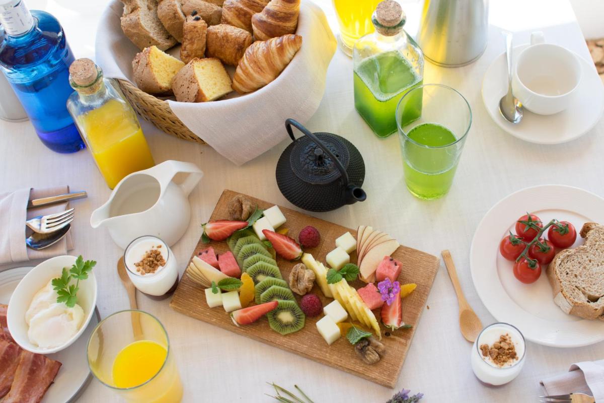 Comida en o cerca de este hotel