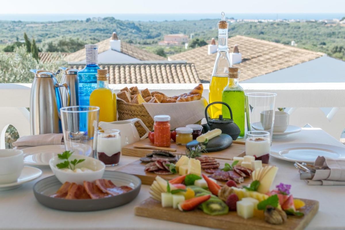 Comida en o cerca de este hotel