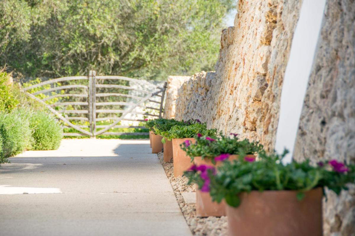 Jardín al aire libre en Torralbenc, a Small Luxury Hotel of the World