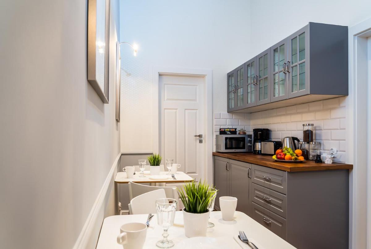 Angel House Aparthotel - Housity