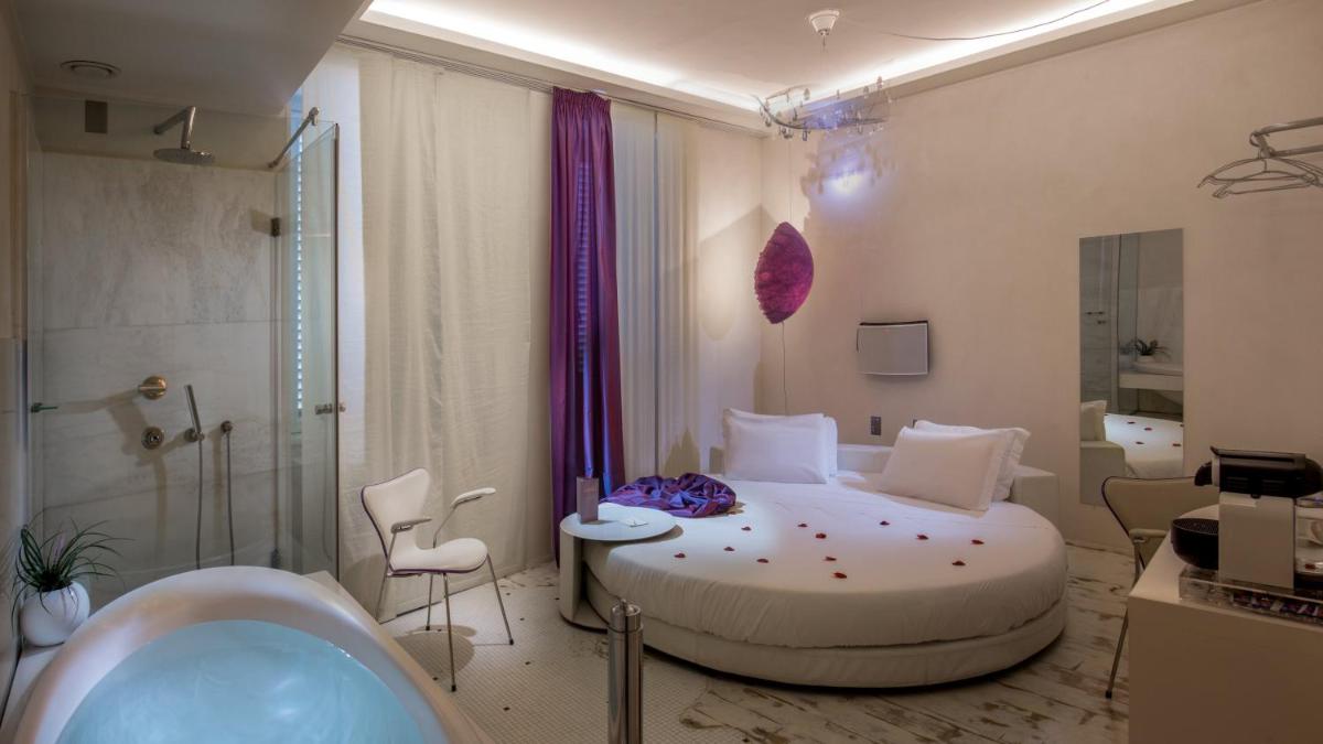 SuiteSistina for Brave Lovers - Housity