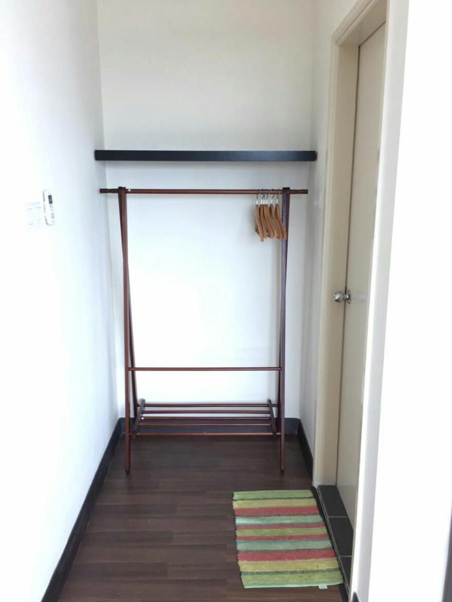 Sandakan Spacious and Comfortable Pool View Condo - Housity