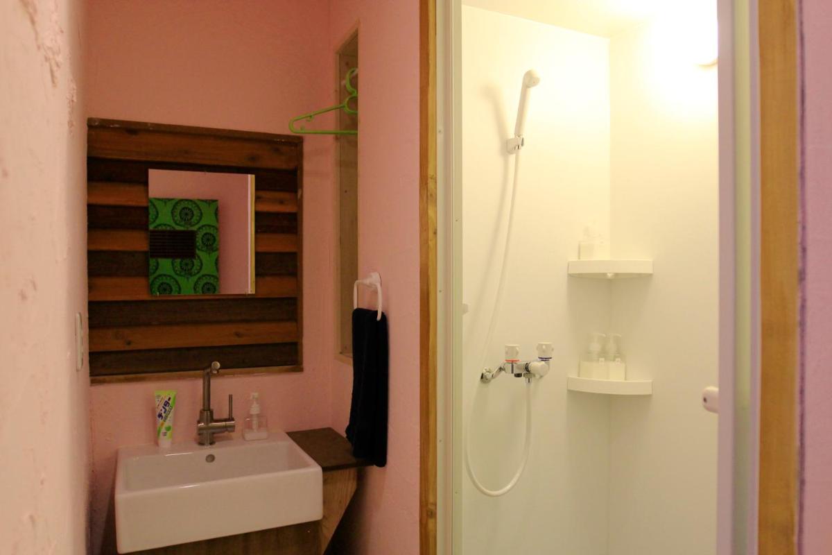 Good Trip Hostel & Bar - Housity