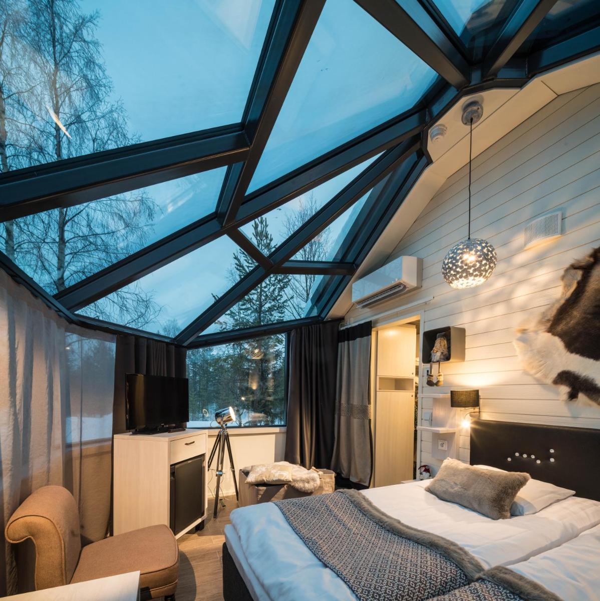 Santa's Igloos Arctic Circle - Housity