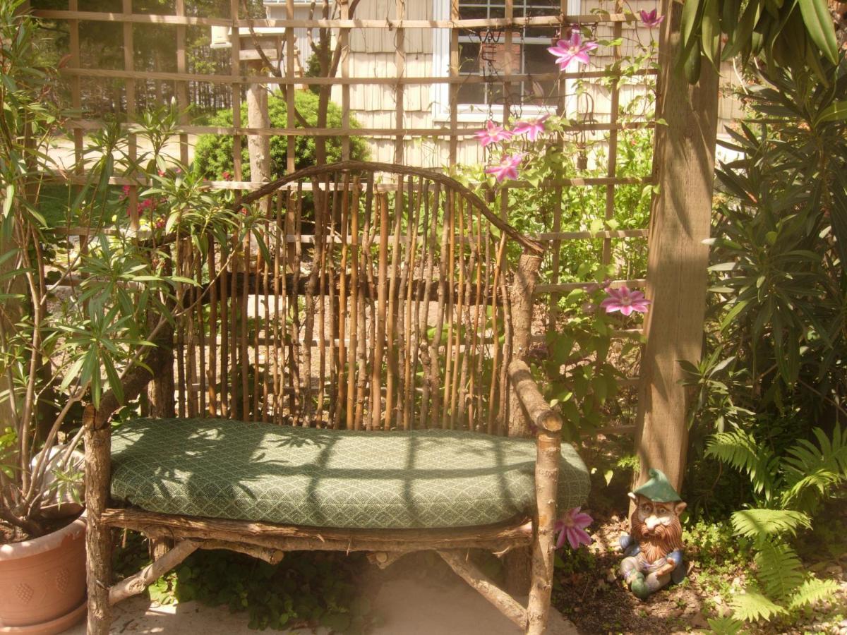Koch Haus Bed and Breakfast - Housity