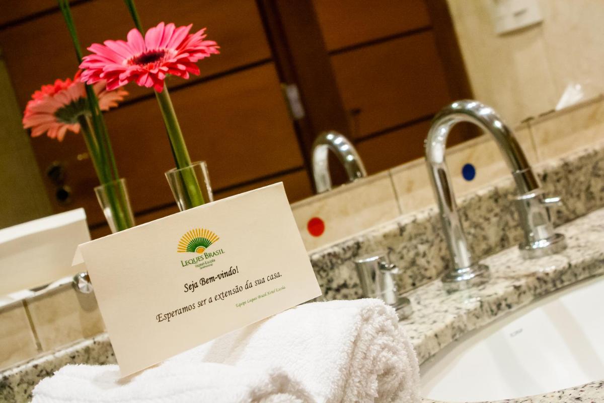 Leques Brasil Hotel Escola - Housity