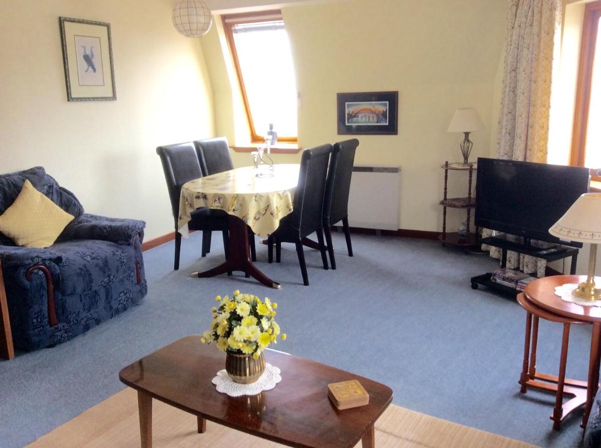 Connel Court Apartments - Hizvo