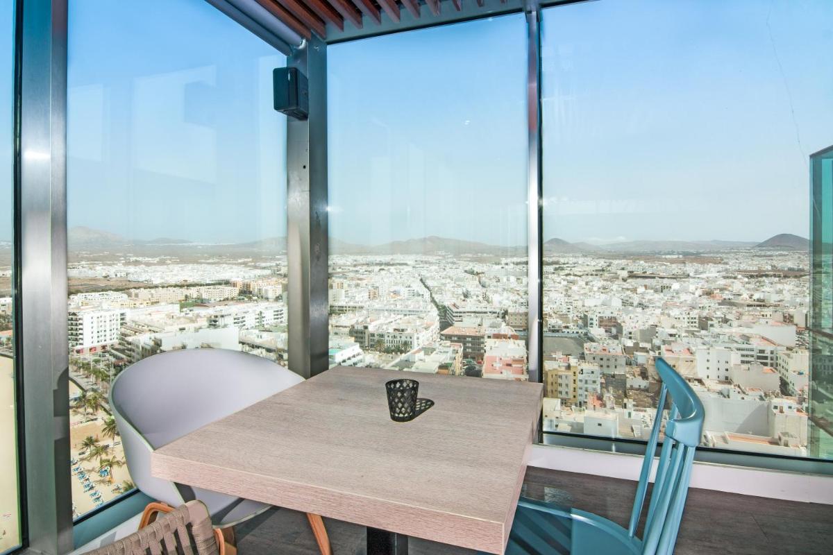 Un balcón o terraza de Arrecife Gran Hotel & Spa