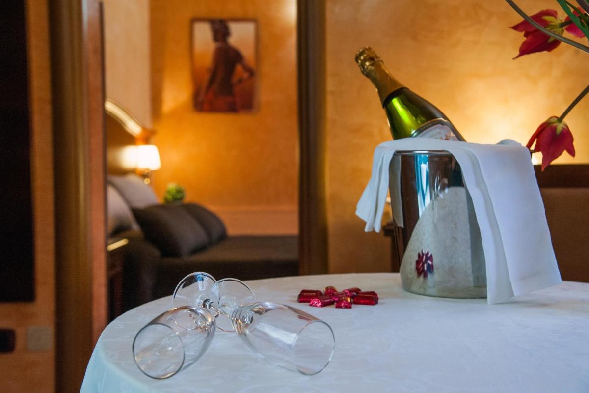 Hotel Al Ritrovo - Housity