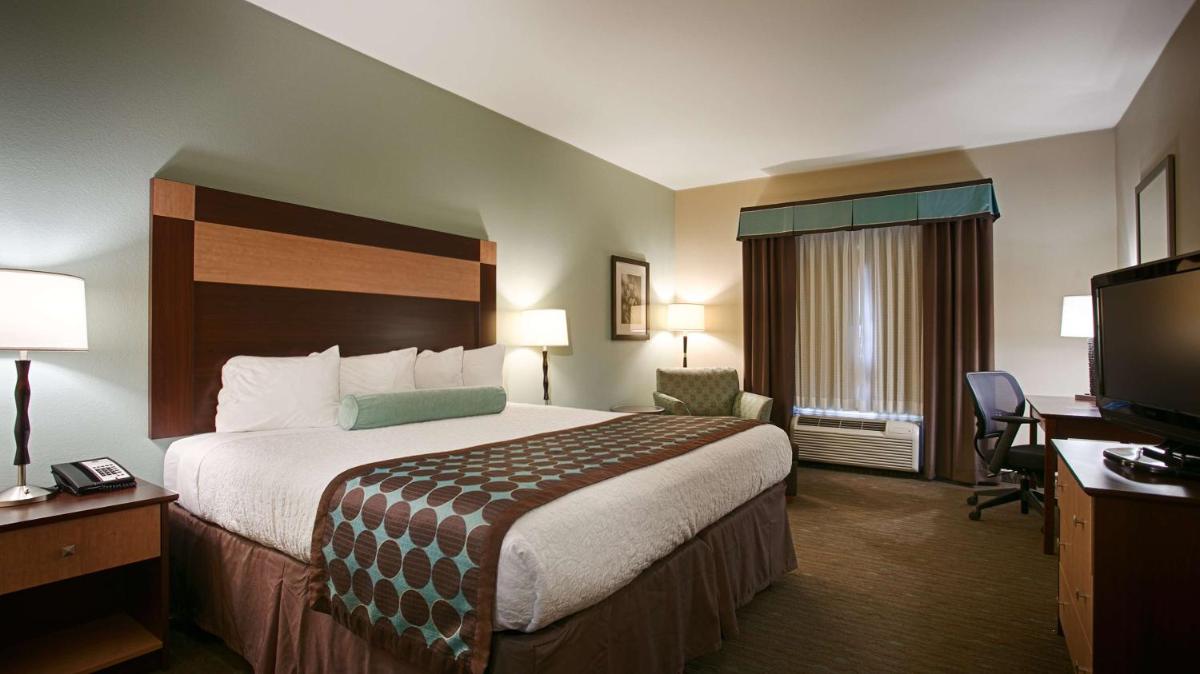 Best Western Plus Texarkana Inn and Suites - Housity