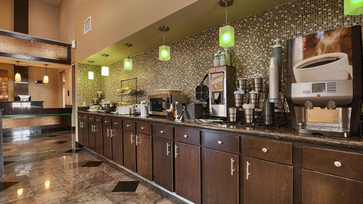 Best Western Inn & Suites - Lake Charles - Housity