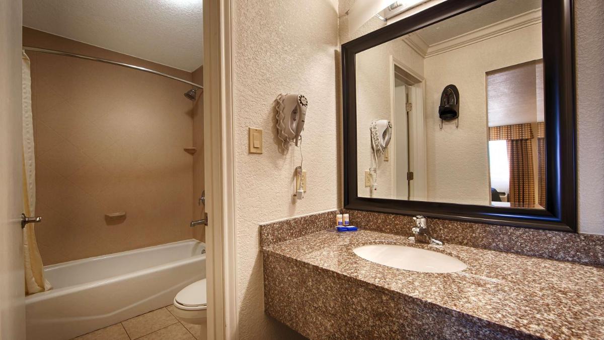 Americas Best Value Inn Kingsville - Housity
