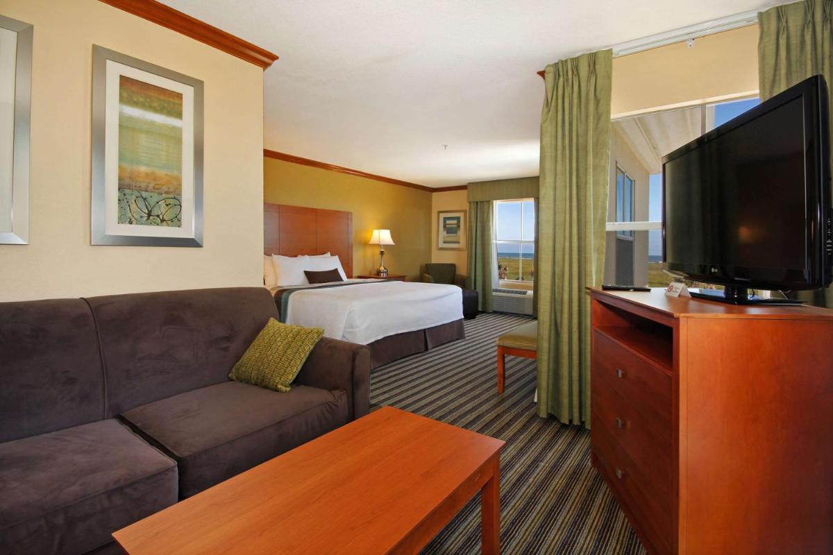 Best Western Plus Seawall Inn & Suites by the Beach - Housity