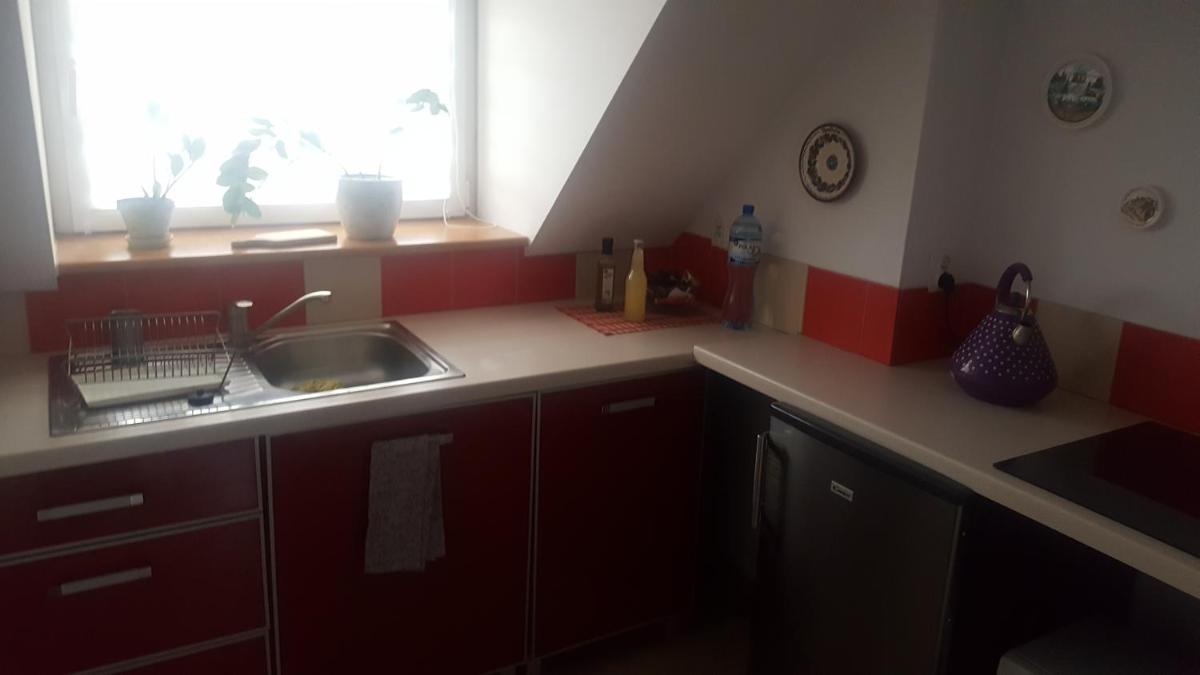 Cudowny Zakątek z Ogrodem i Basenem - Housity