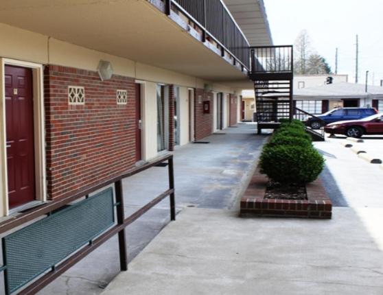 Speedway Inn - Housity