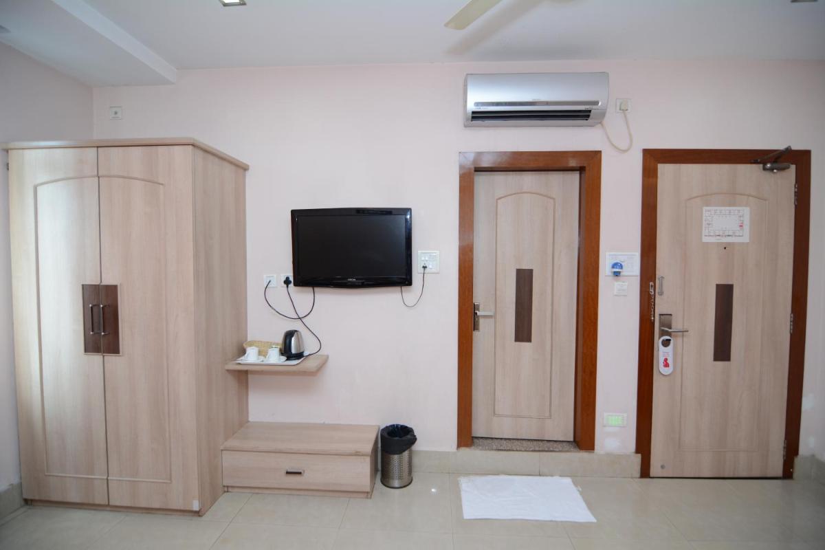 Hotel Royal Highness - Housity