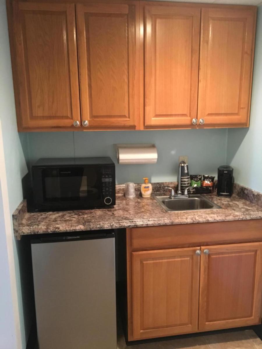 Fenwick Islander Motel - Housity