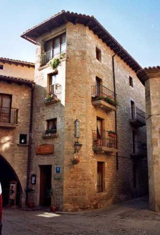 Hostal Las Coronas - Housity
