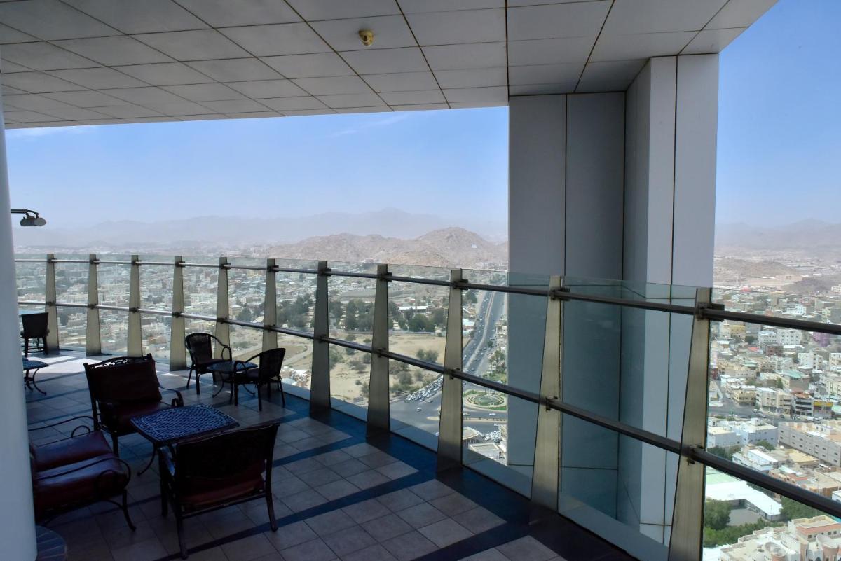 Awaliv International Hotel - Housity