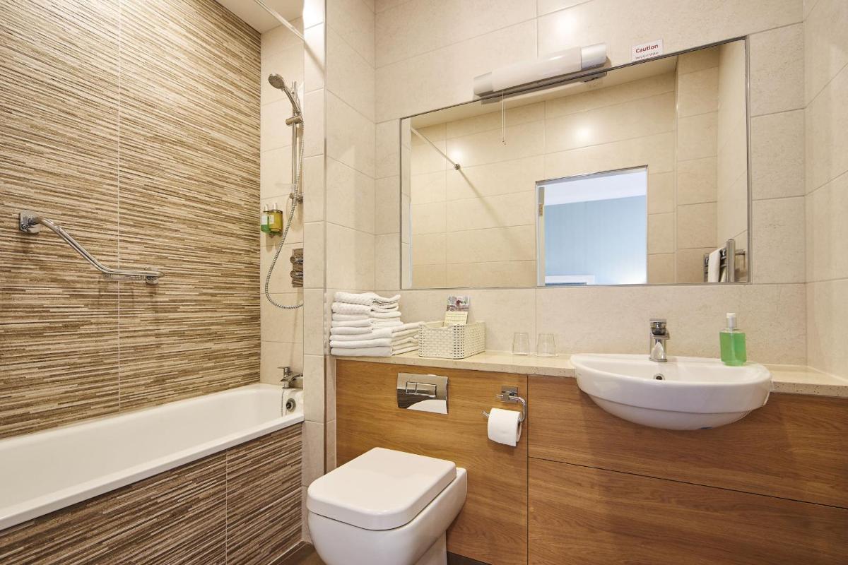 The Farmers Kitchen Hotel - Housity