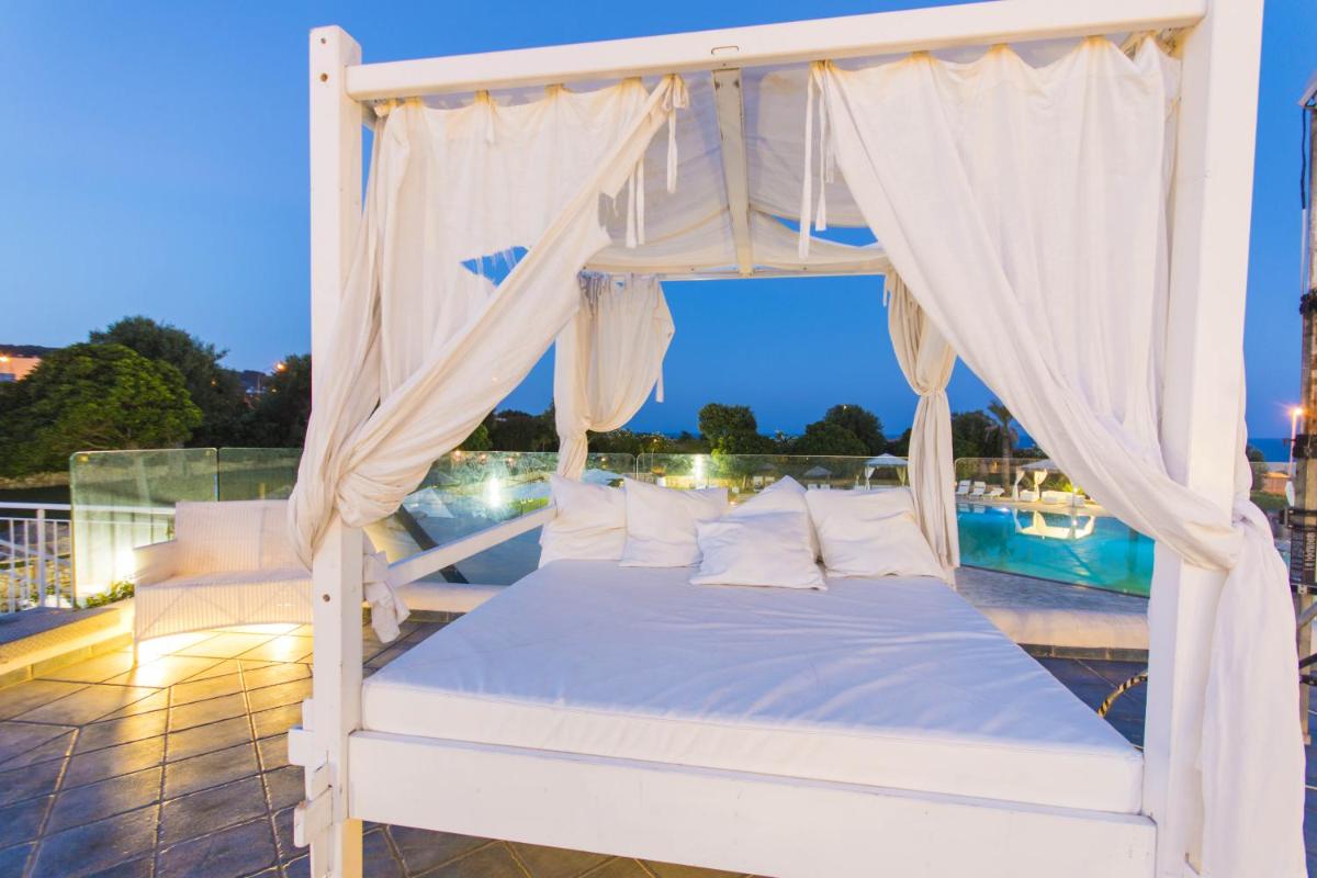 Augustus Resort - Housity