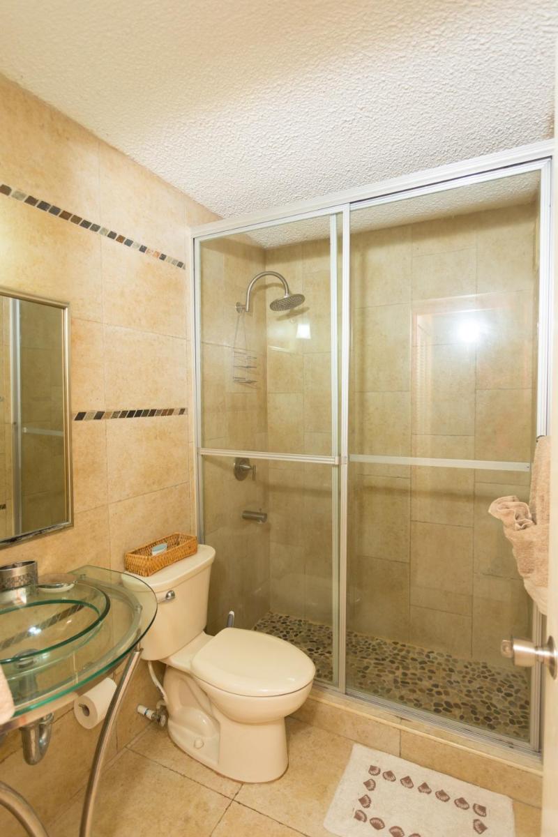 Cozy Accommodations - Housity