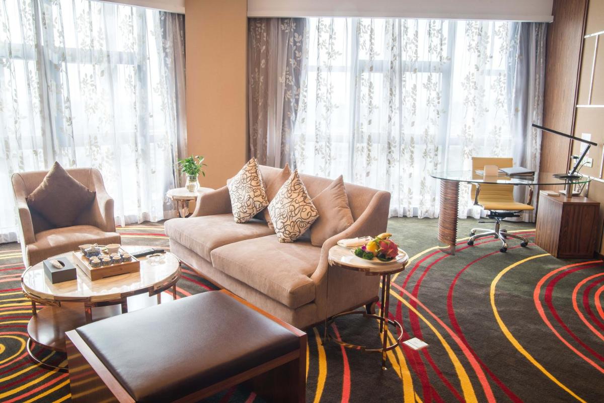 Ramada Plaza Huizhou East - Housity