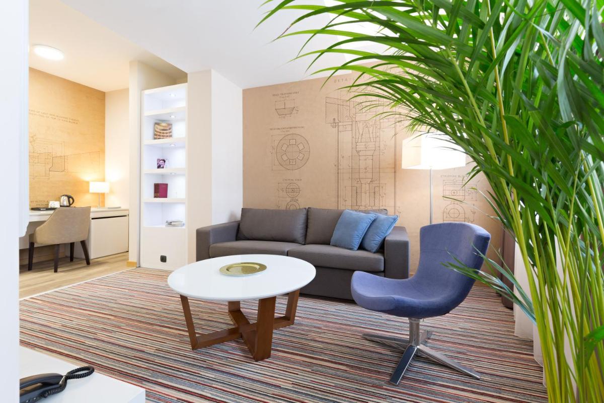 Hotel TESLA - Smart Stay Garni - Housity