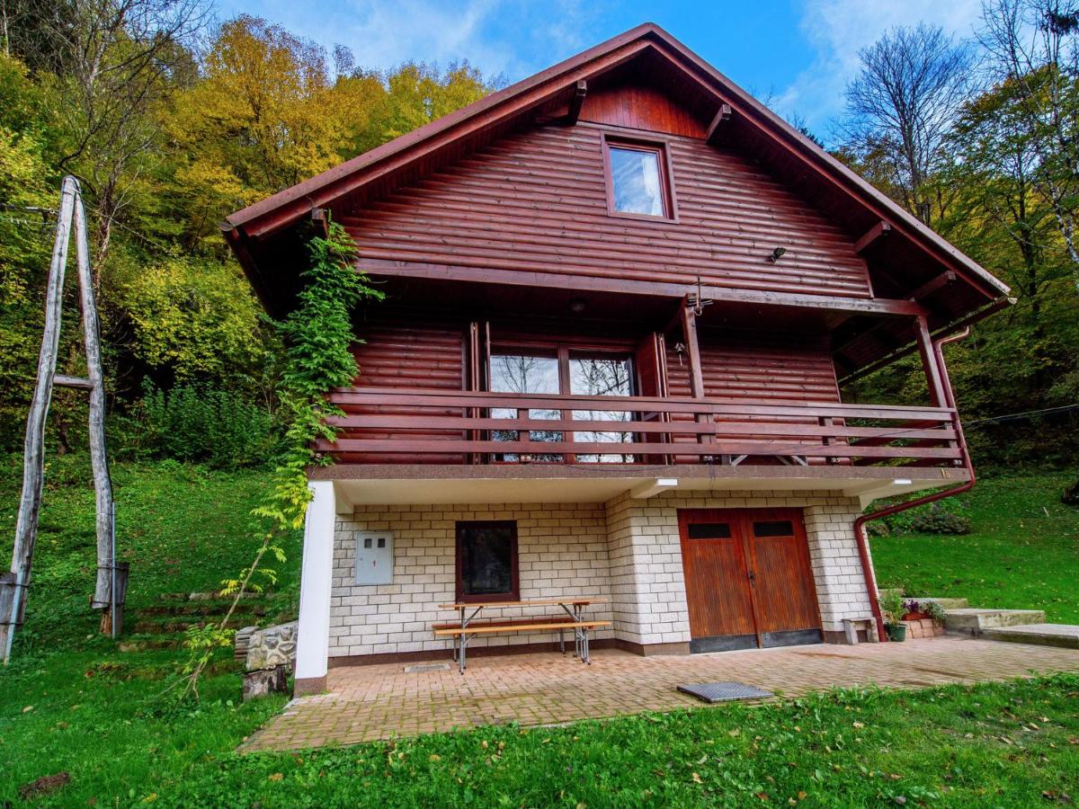 Serene holiday home in Dolu with private garden - Housity