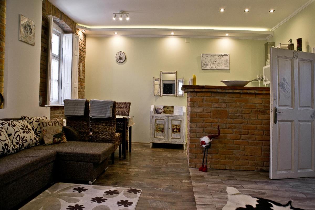Gyulai 200 Éves Apartman - Housity