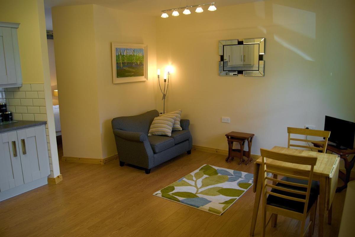 Old School House Belcoo 41 - Housity