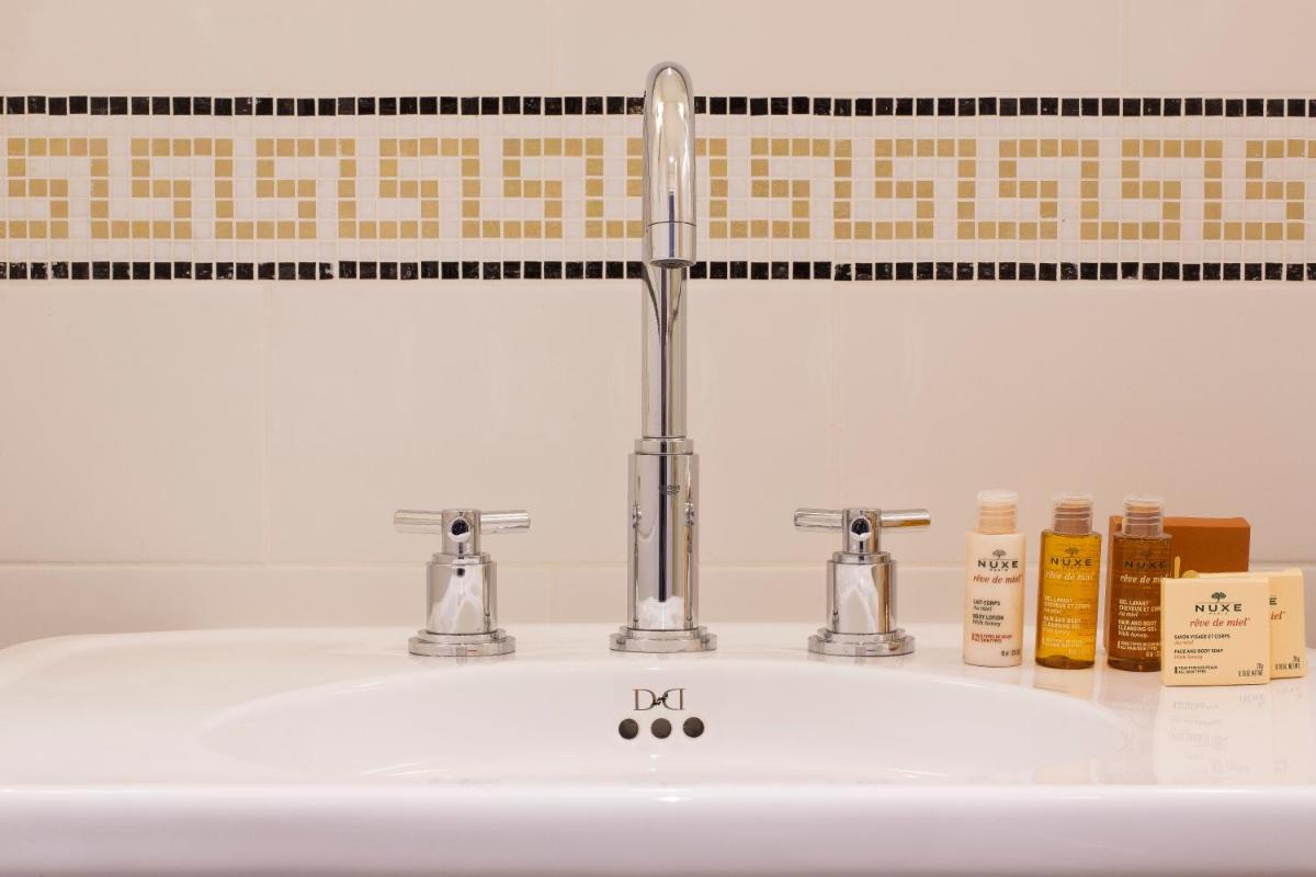 Salle de bains dans l'établissement Le Tsuba Hotel