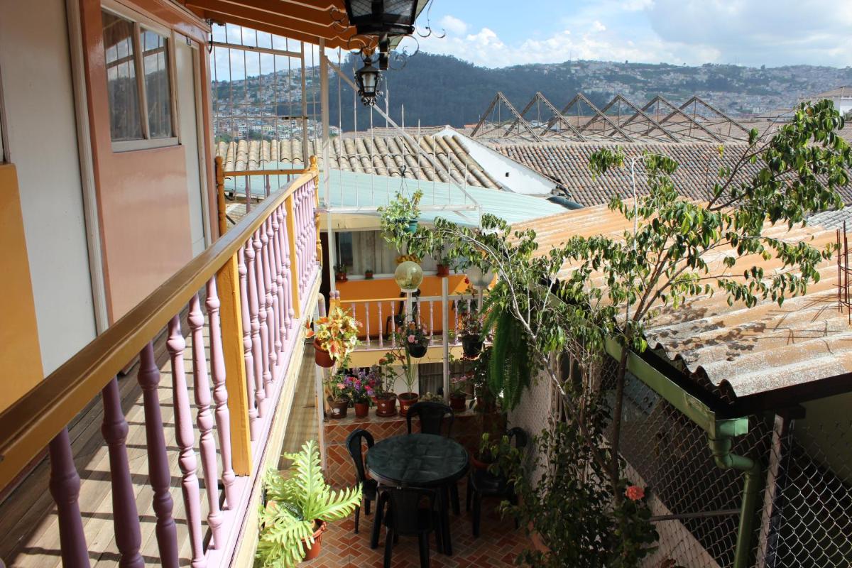 Hostal Yumbo Imperial - Housity