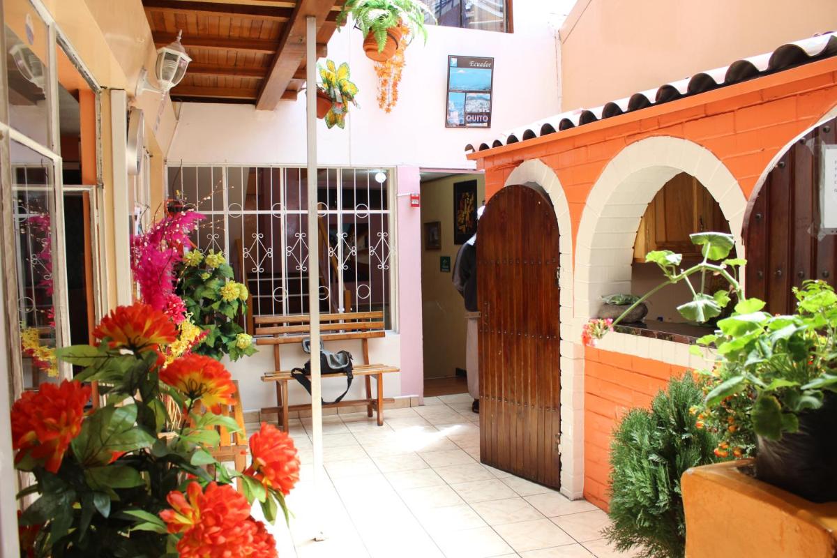 Hostal Yumbo Imperial - Housity